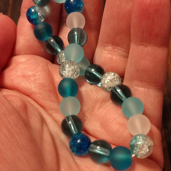 ❌NOT FOR SALE❌ Handmade Stretchy Bracelet - Picture 3 of 3